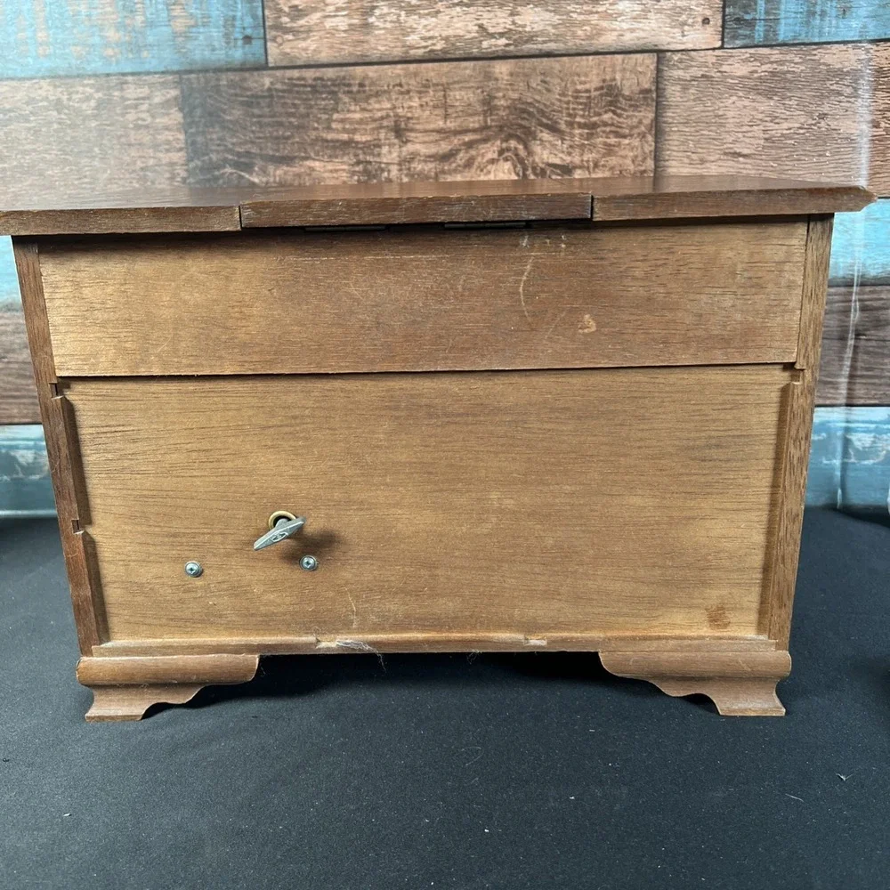 Vintage Wood Music Jewelry Box 5Drawer, Top Lift, Middle Ring Holder‎ - WORKS